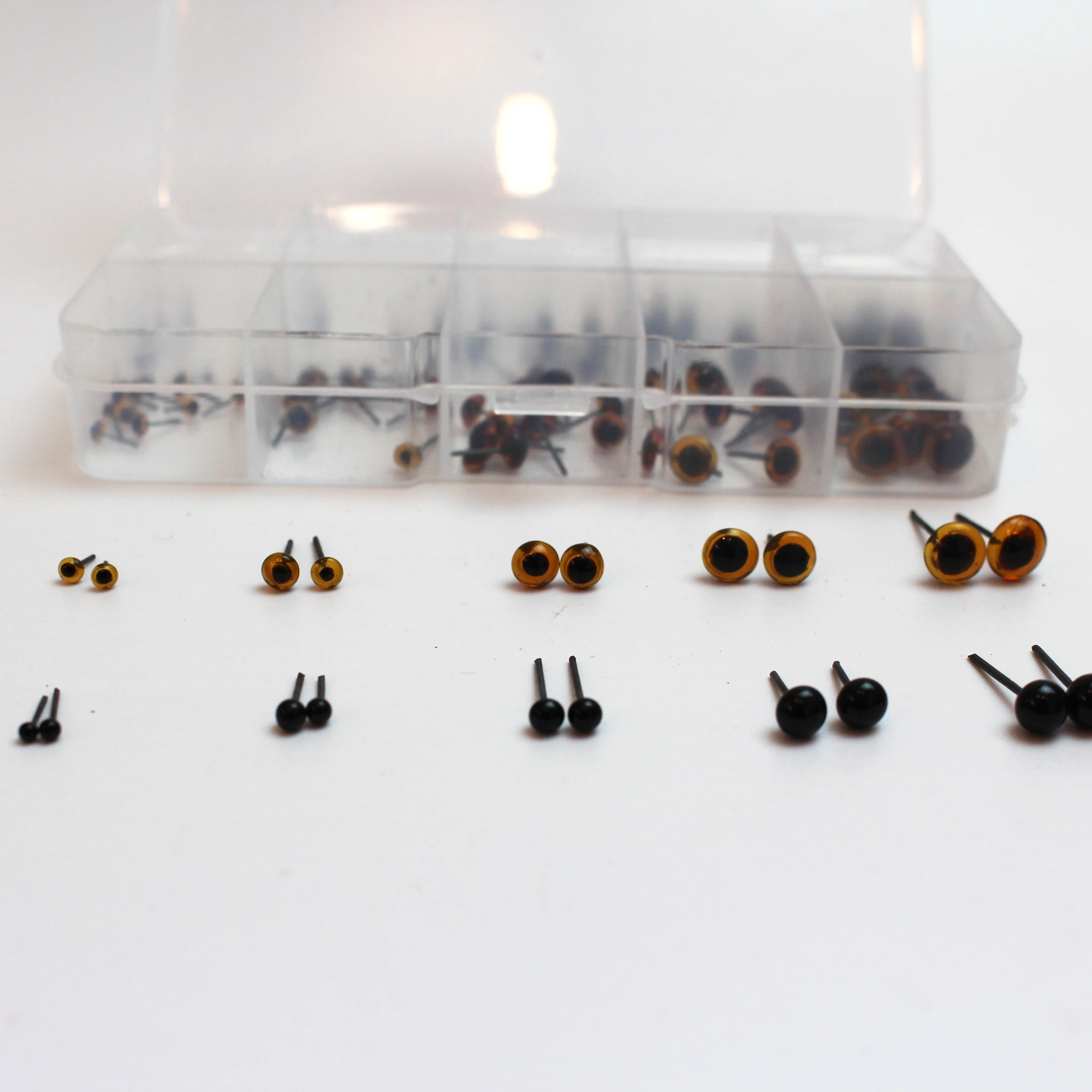 Flock Offer March - Mixed size and colour glue-in eyes in handy box - Image 3