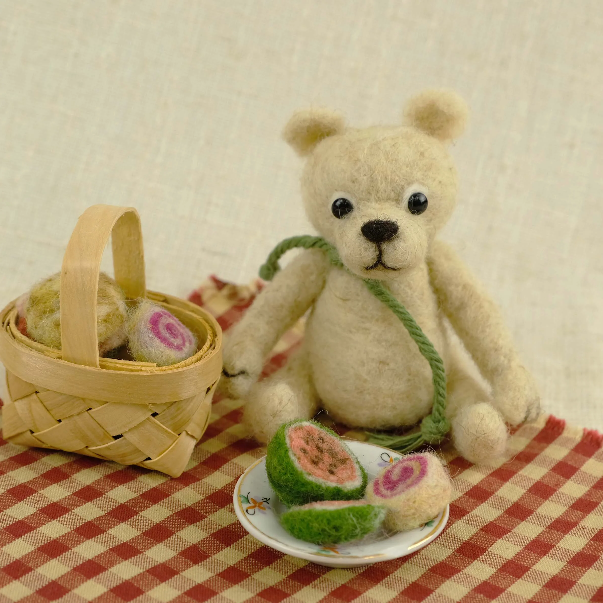 Poseable Mini Bear Small Needle Felt Kit
