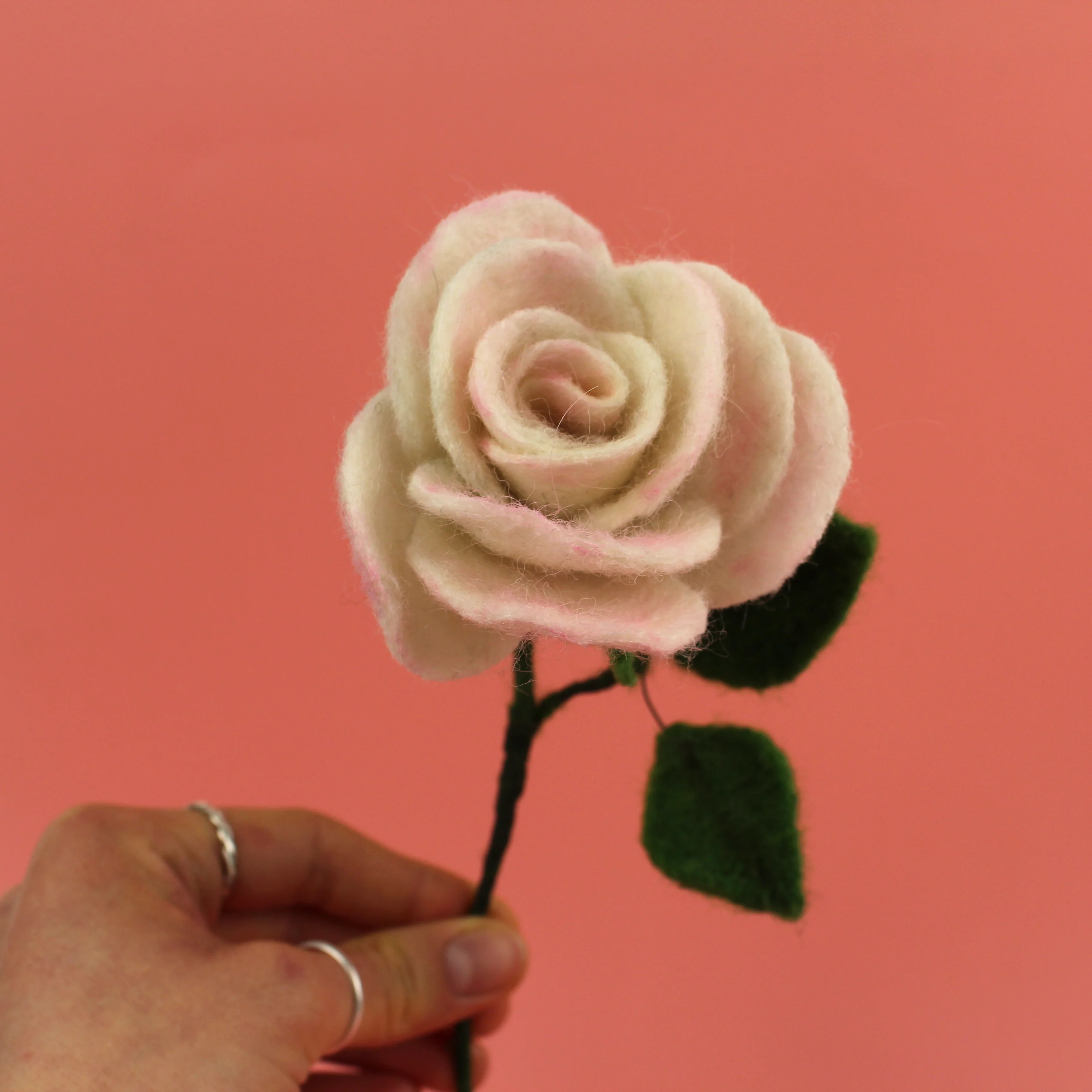 Steffi's White Rose Needle Felt Tutorial
